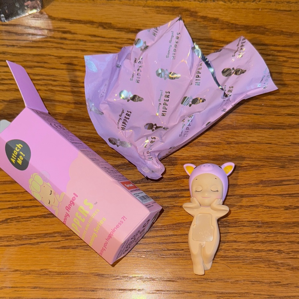 Authentic Sonny Angel Dreaming Hippers -PIG